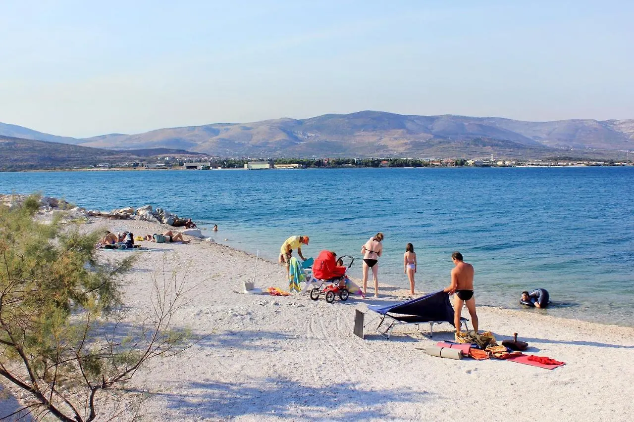 Apartments And Rooms By The Sea Arbanija, Ciovo - 1125