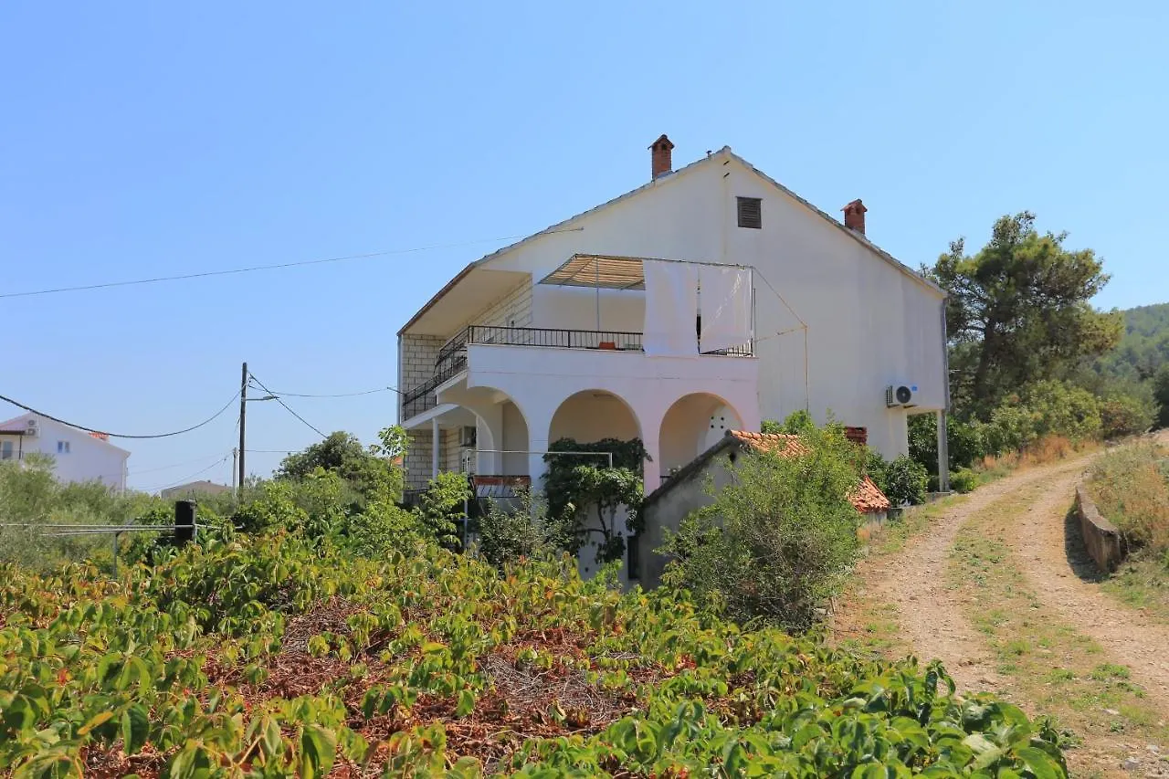 Apartments And Rooms By The Sea Arbanija, Ciovo - 1125 Gæstehus Arbanija